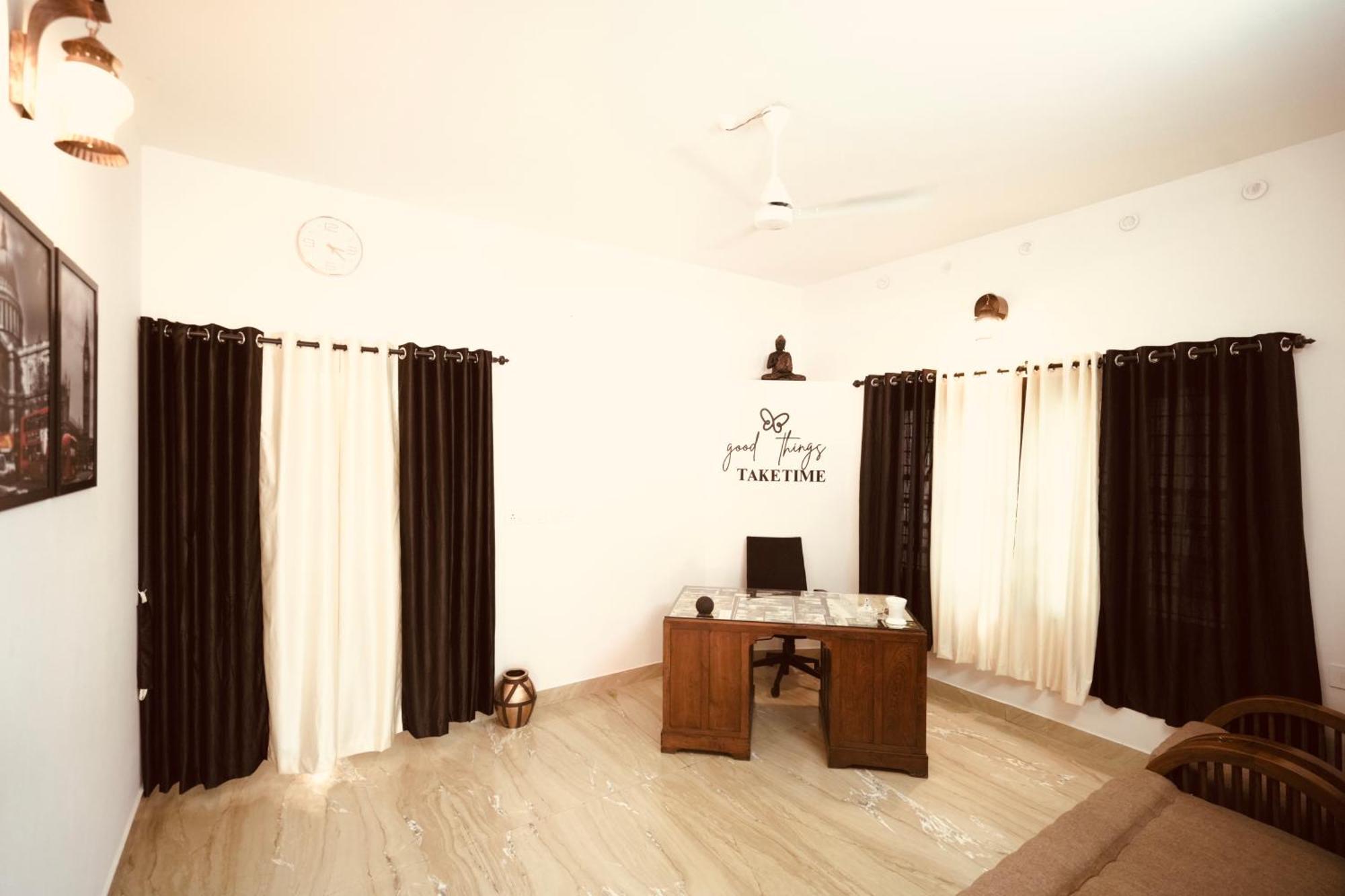 Daffodils Inn Alappuzha Exterior foto